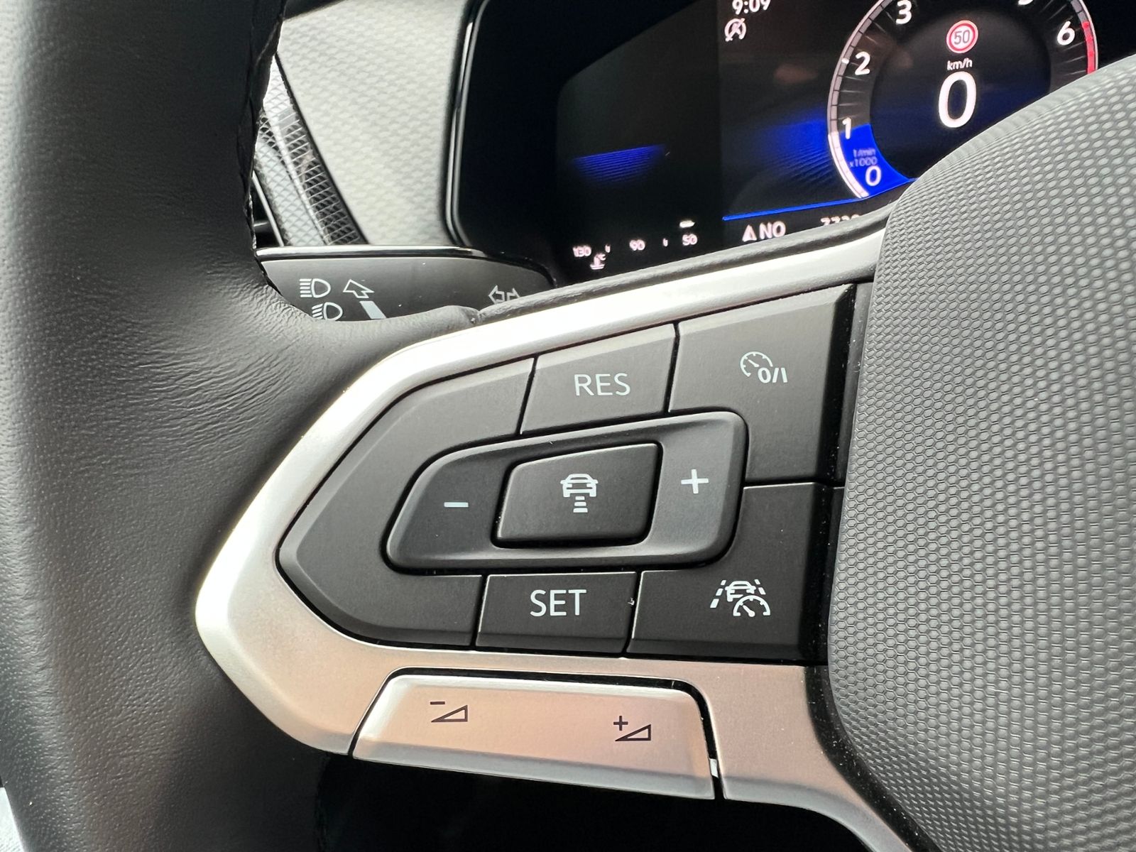Fahrzeugabbildung Volkswagen T-Cross Life 1.0 l TSI *LED,ACC,Navi,Kamera,16''