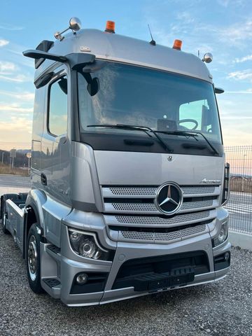 Mercedes-Benz Actros 1946