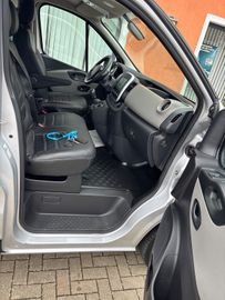 Renault Trafic - 12