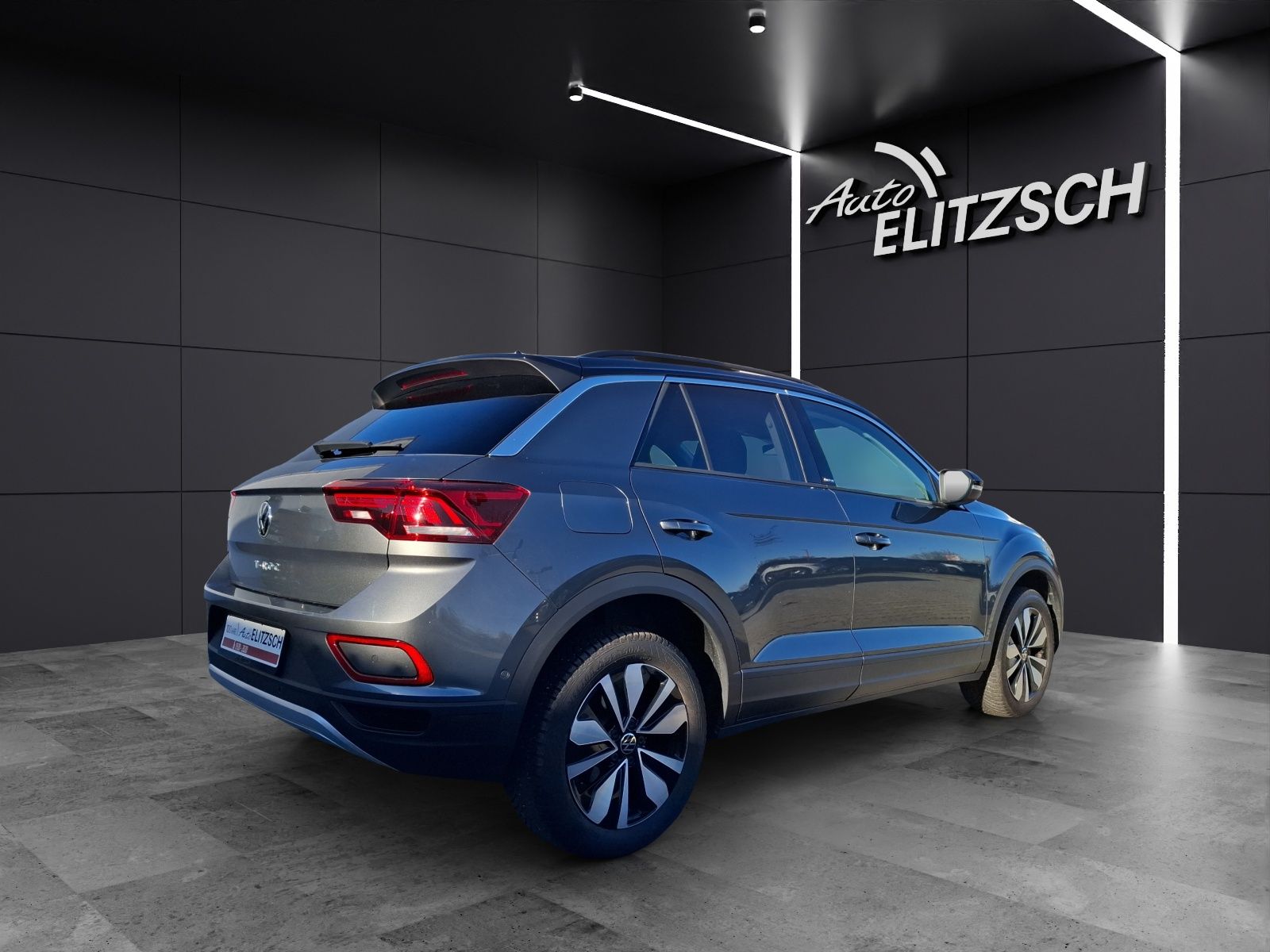 Fahrzeugabbildung Volkswagen T-Roc TSI Move DSG STH LED Navi AID RFK SH