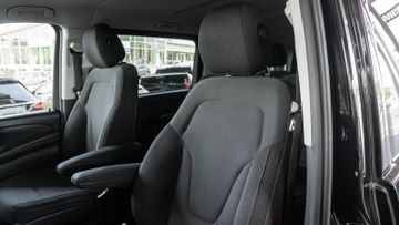 Mercedes V 220 - 12