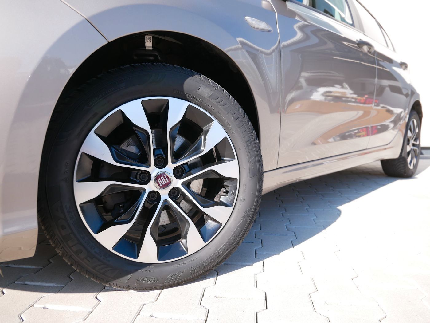 Fahrzeugabbildung Fiat Tipo HB 1.0 City Life Kamera SHZ Klimaautom. ALU