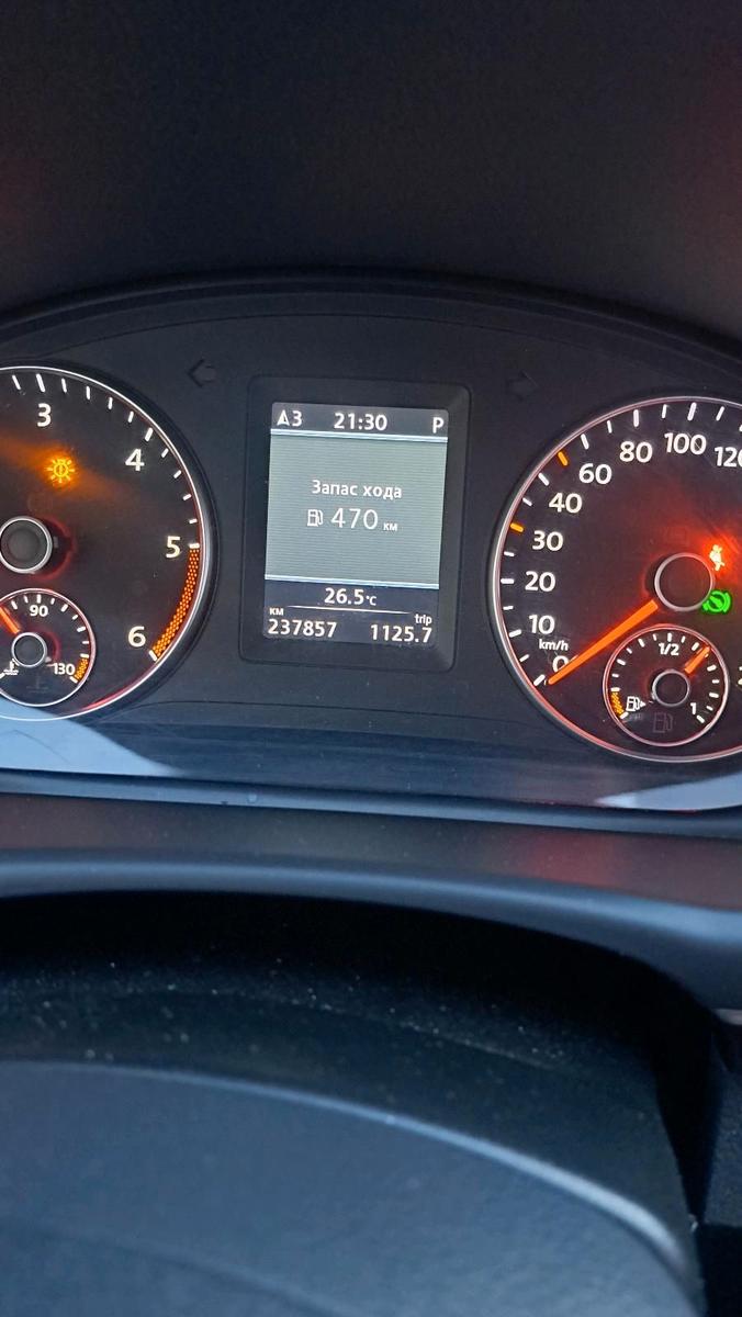 Volkswagen Touran 2010 — photo 15