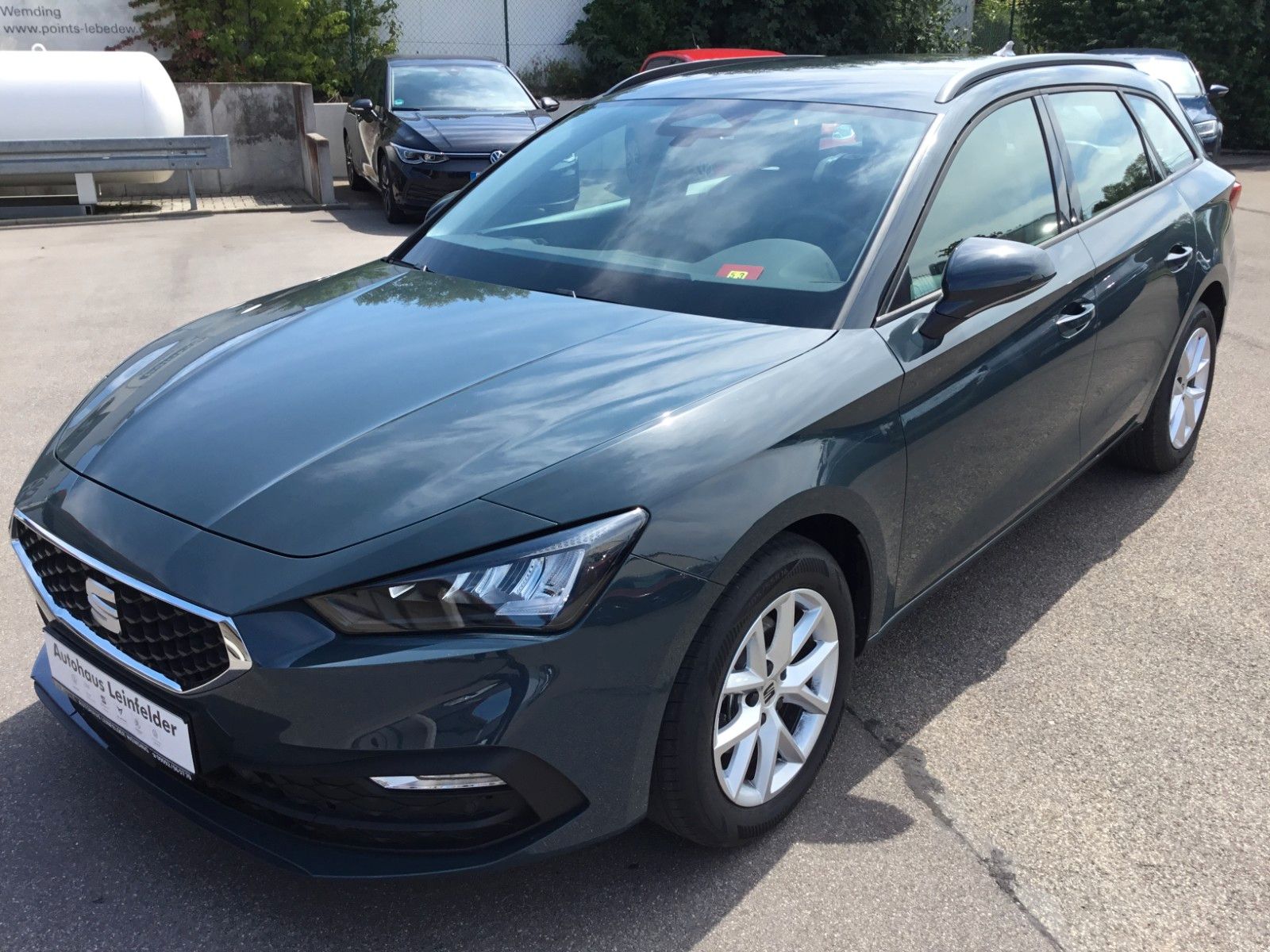 Fahrzeugabbildung SEAT Leon 1.5 eTSI Style DSG Sportstourer+LED+ACC+AHK