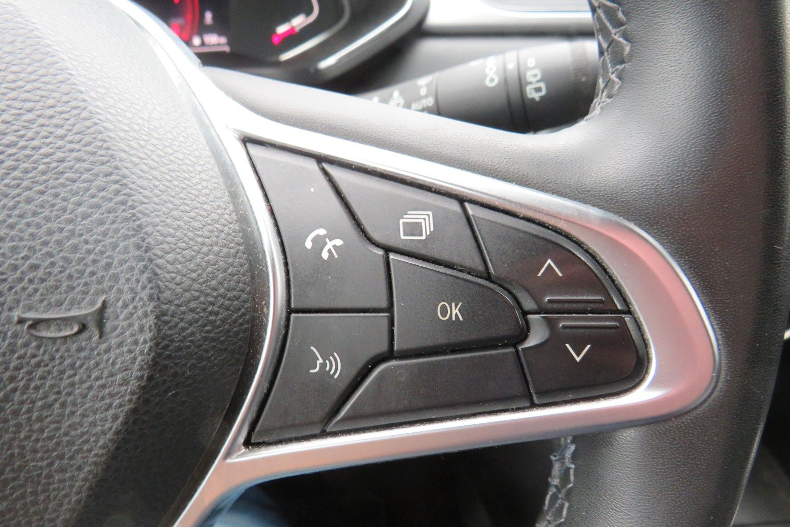 Fahrzeugabbildung Renault Captur II "INTENS" AHK NAVI 18` KAMERA SITZH.