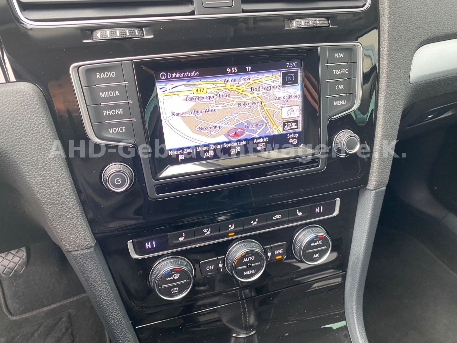 Fahrzeugabbildung Volkswagen Golf VII 1.2 TSI Limousine " Sondermodell Cup "
