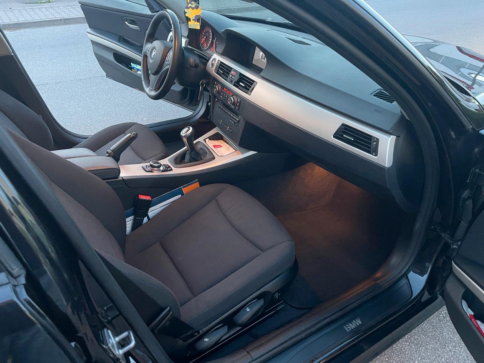 BMW 318 2012 — photo 12