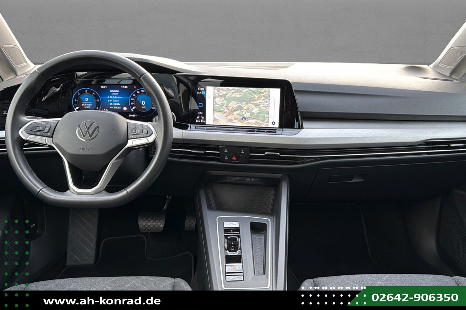 Fahrzeugabbildung Volkswagen Golf VIII Lim. Life 2.0 TDI DSG*LED*ACC