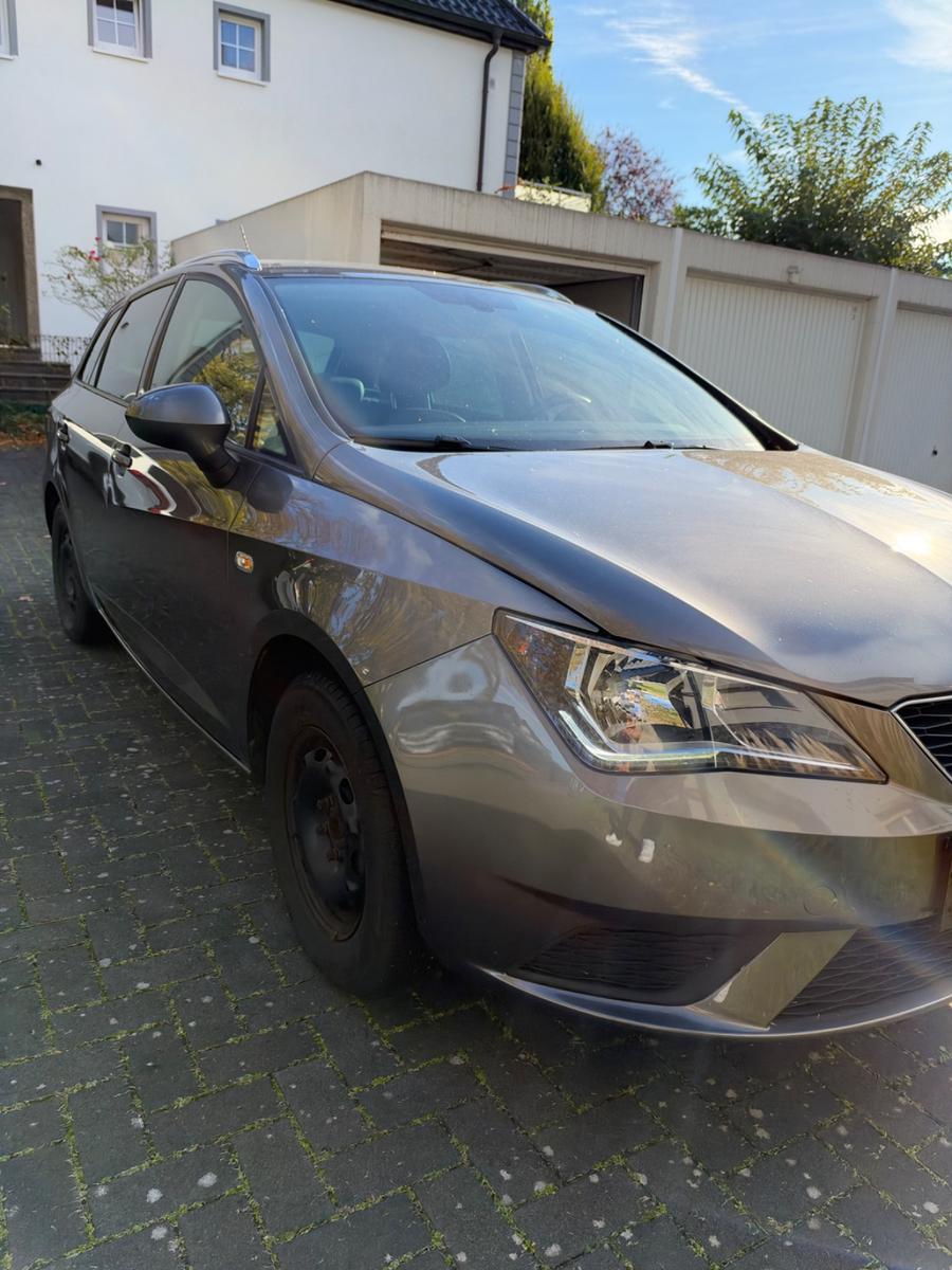 Seat Ibiza 2015 — rear view