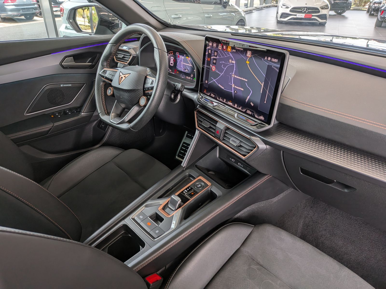Fahrzeugabbildung CUPRA Formentor 1.5 eTSI Pano Sennh DCC Matrix AHK 19"