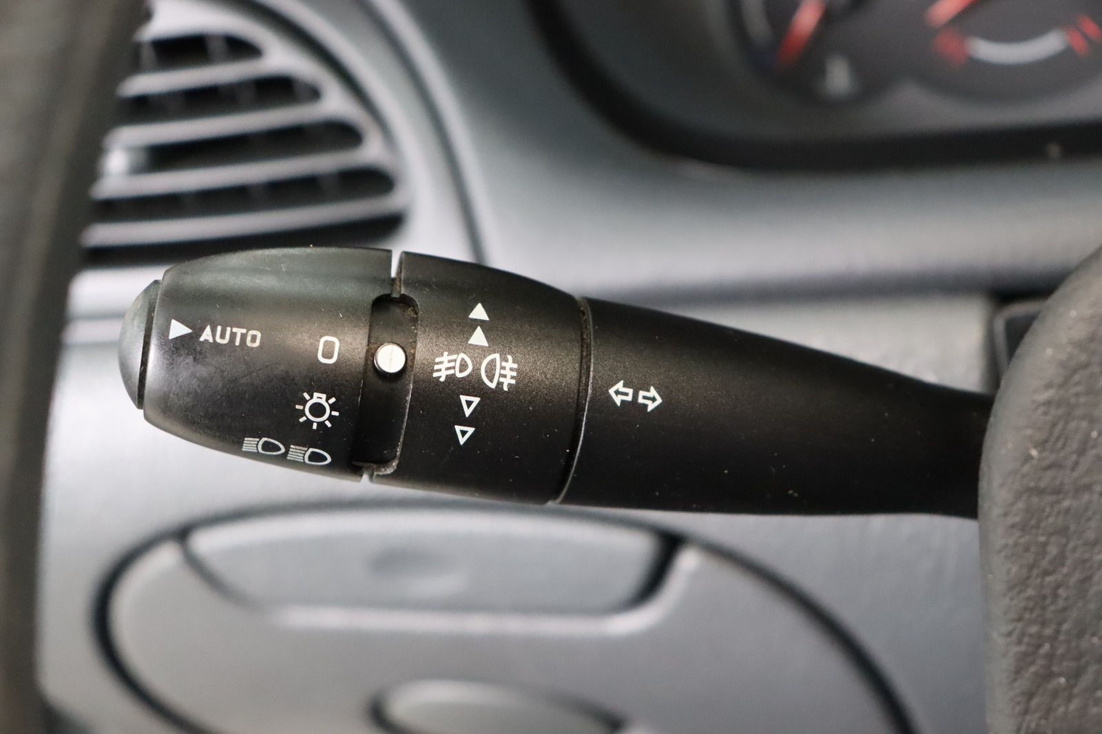 Fahrzeugabbildung Citroën C5 2.0 16V * Klimaautom. * PDC