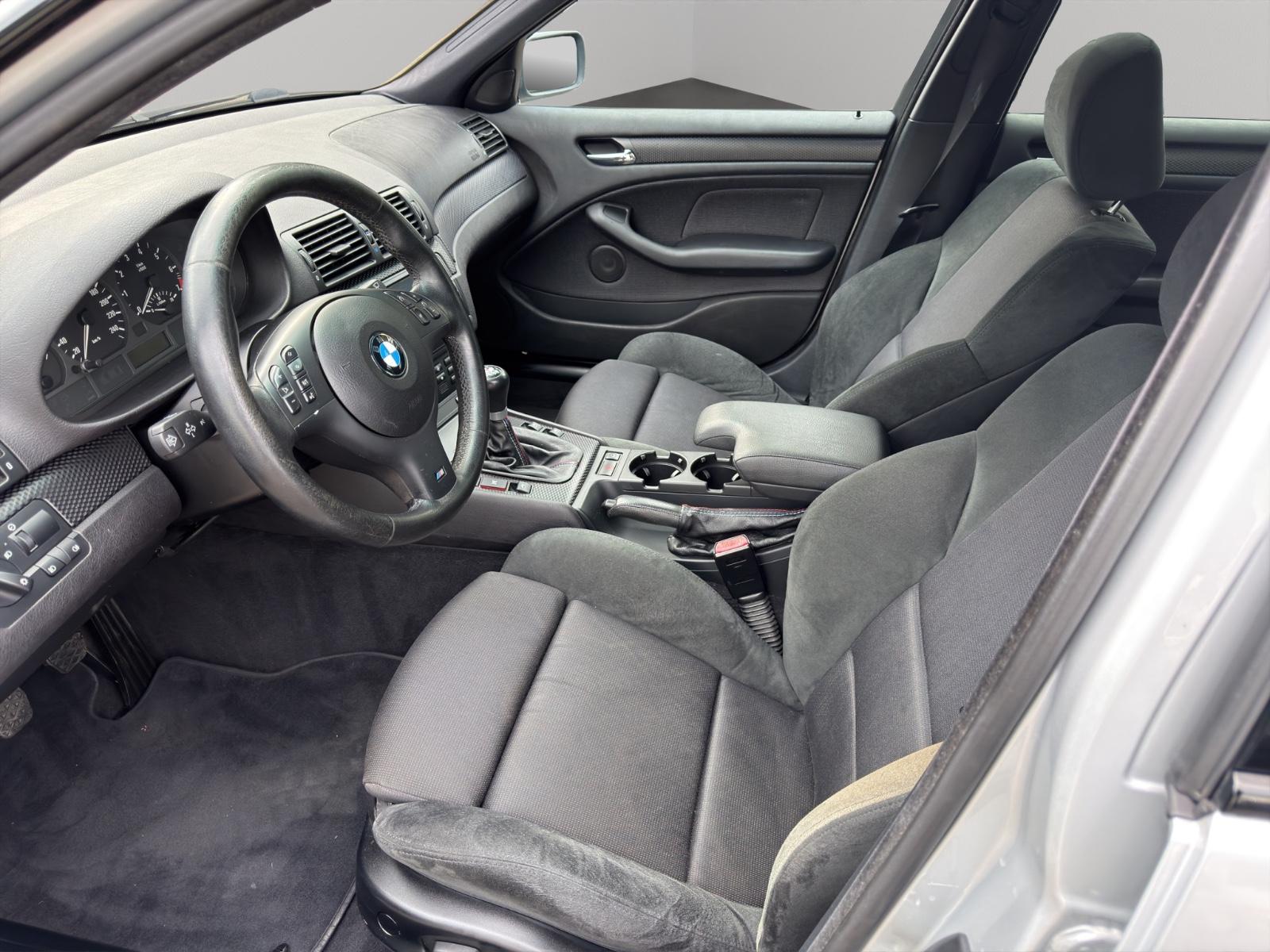 BMW 325 xi Touring E46 2.5i 192 ch 4x4 – Pack M – boîte manuelle – Alcantara – sièges chauffants & à mémoire – toit ouvrant – attelage