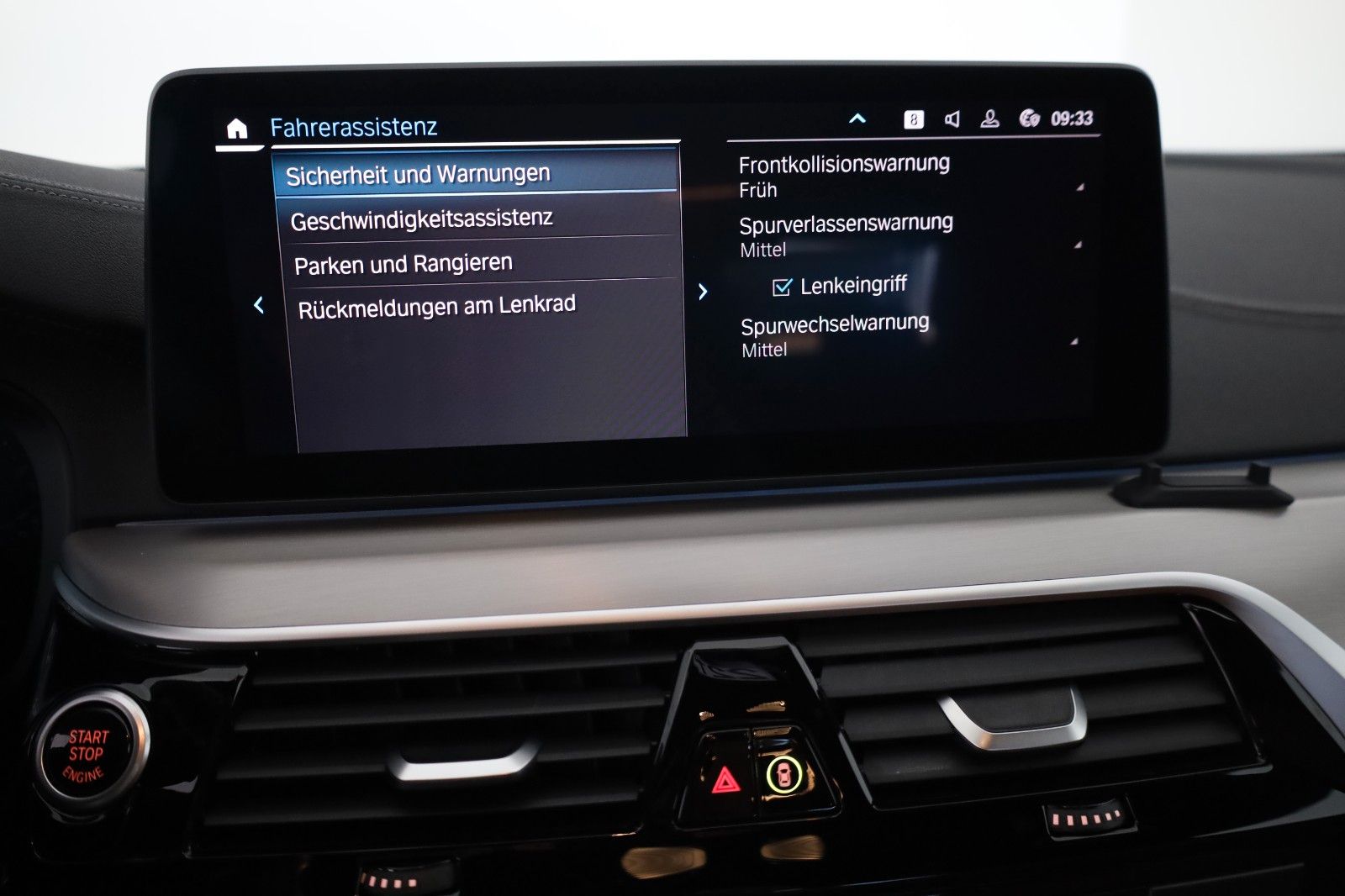 Fahrzeugabbildung BMW 530 e Luxury Line Lim.,Leder,Kamera,HUD,Panorama