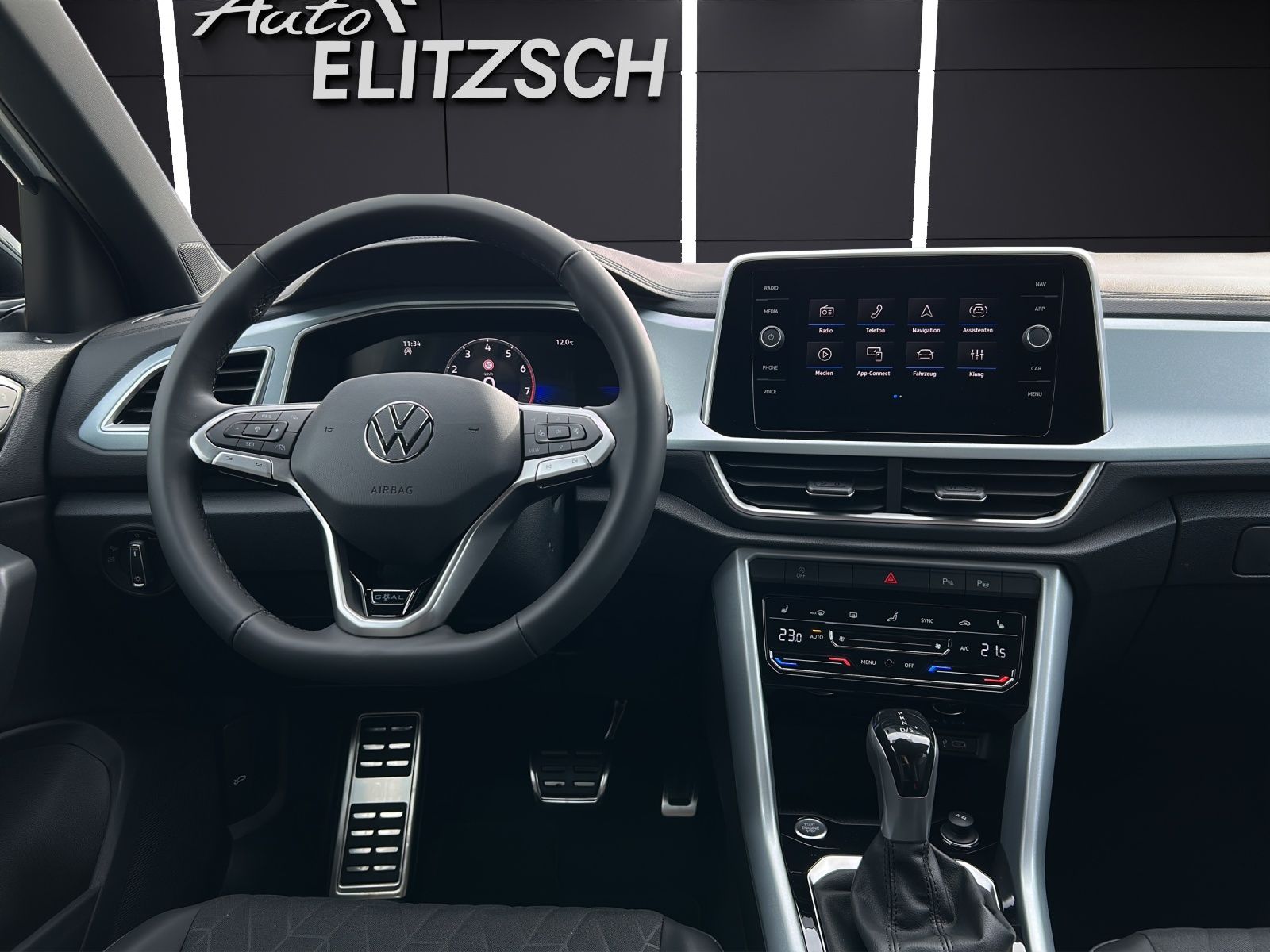 Fahrzeugabbildung Volkswagen T-Roc Goal TSI DSG LED+ ACC SH RearView Ambiente