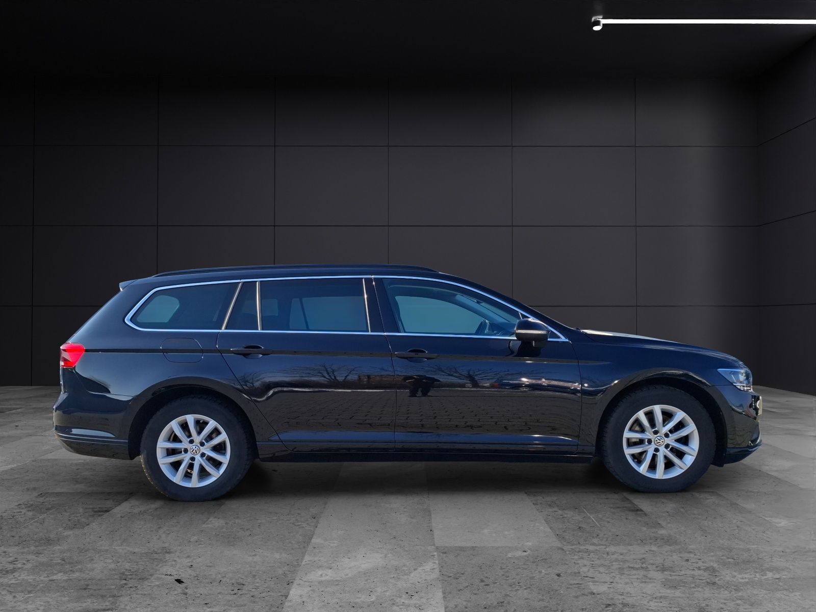 Fahrzeugabbildung Volkswagen Passat Variant TSI DSG AHK LED Navi ACC PDC SH L
