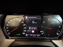 BMW 118  i Advantage LED NAVI PDC AHK Panorama