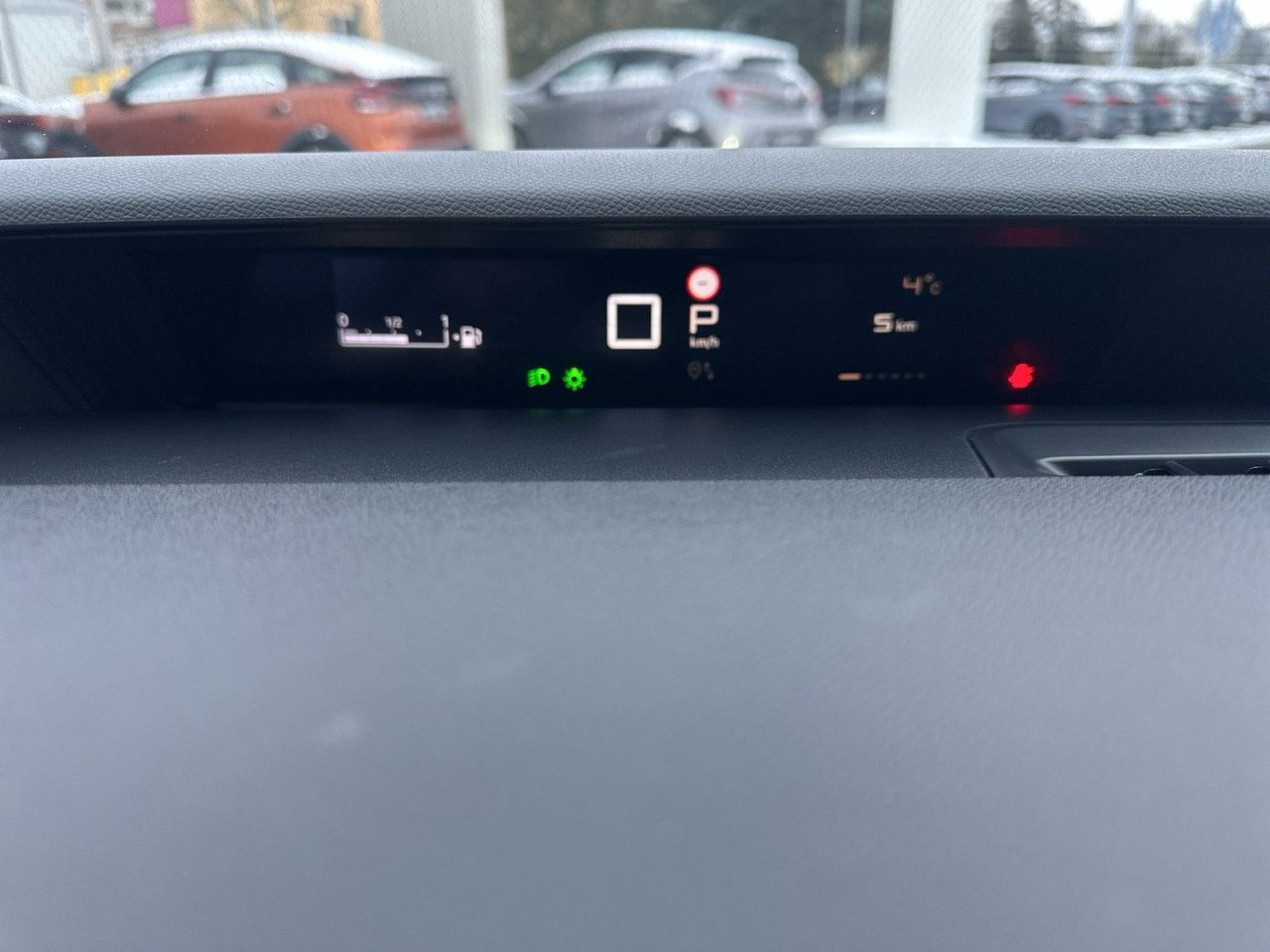 Fahrzeugabbildung Citroën C3 Aircross Hybrid 145 PLUS