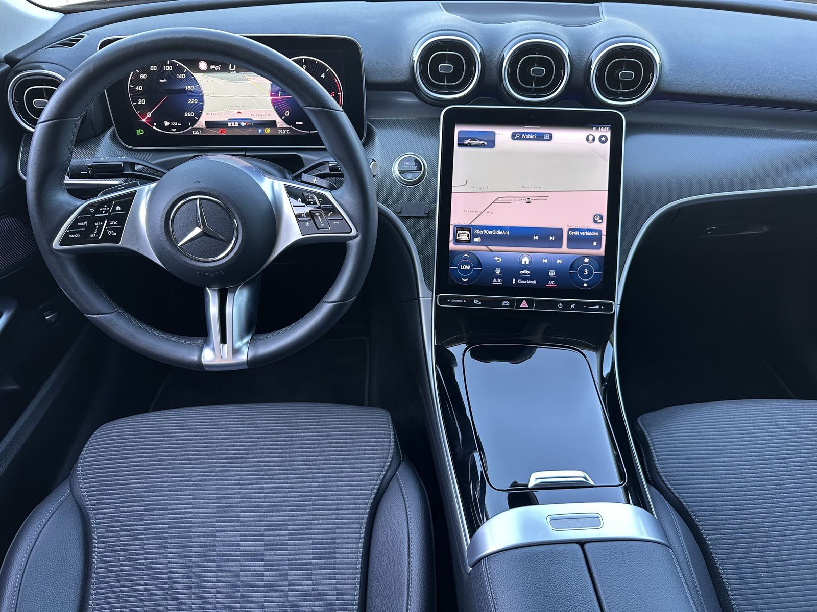 Fahrzeugabbildung Mercedes-Benz C 220d Avantgarde Advanced NAV+LED+ACC+VCOCK+KAM