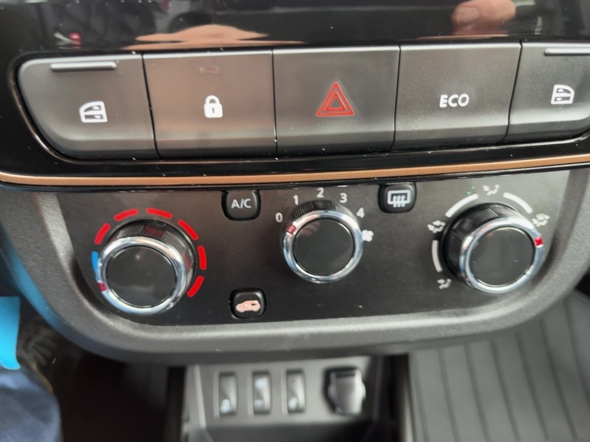 Fahrzeugabbildung Dacia Spring Extreme ELECTRIC 65 CCS - mit KI generiert/bearbeitet