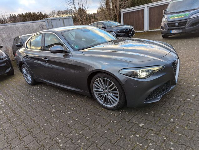 Alfa Romeo Giulia 2.2 Diesel Super MT*Xenon*Nav*Assist