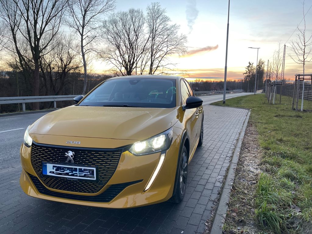 Image of Peugeot e-208