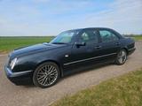 Mercedes-Benz Mercedes  W 210 420 V 8 - scheckheftgepflegte Mercedes 420