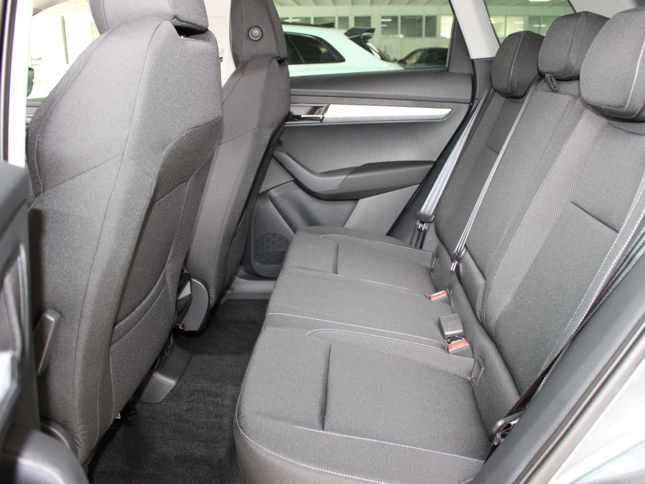 Fahrzeugabbildung SKODA Karoq 1.5 TSI ACT Selection ACC/AHK/RFK/LED