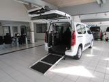 Opel Combo Life Rollstuhlrampe/Beginderg/Seileinde