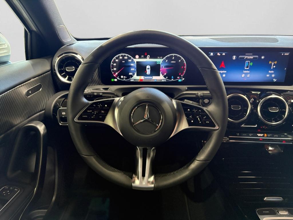 Mercedes-Benz A 180 d PROGRESSIVE|LED|PANO|KAM|SHZ|DAB