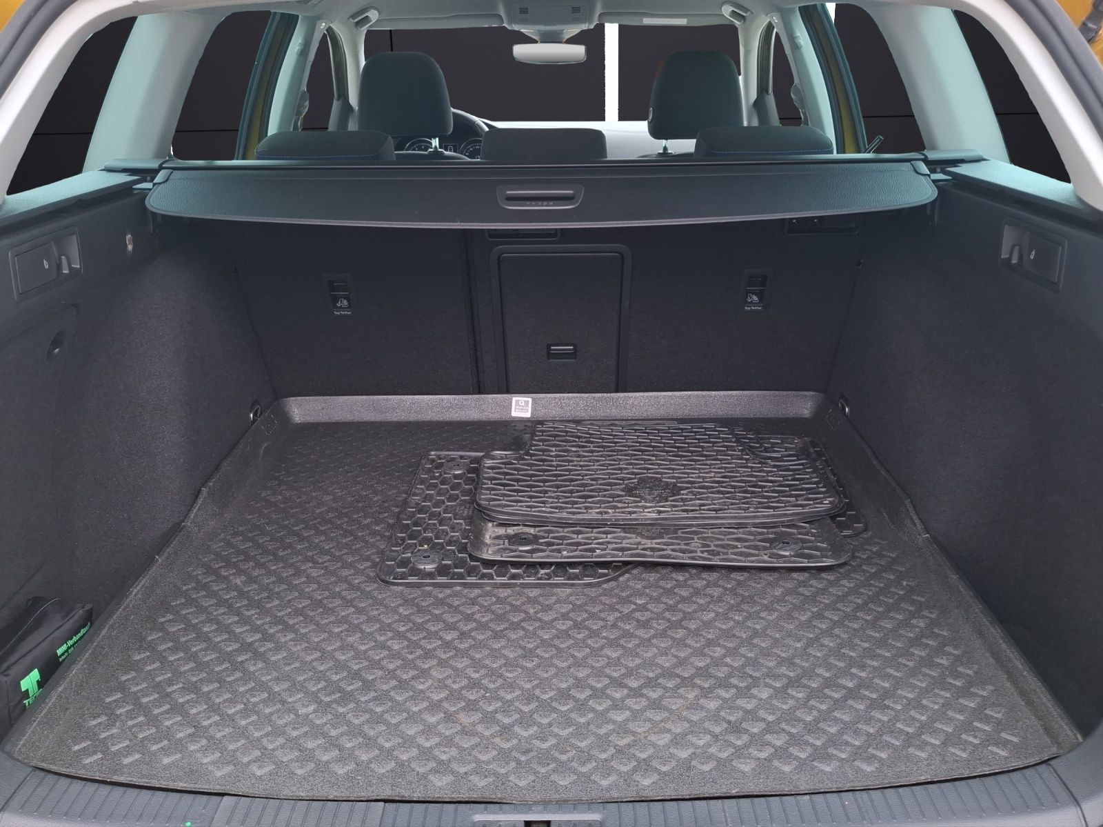 Fahrzeugabbildung Volkswagen Golf VII Variant TSI Join DSG LED AHK Navi ACC P
