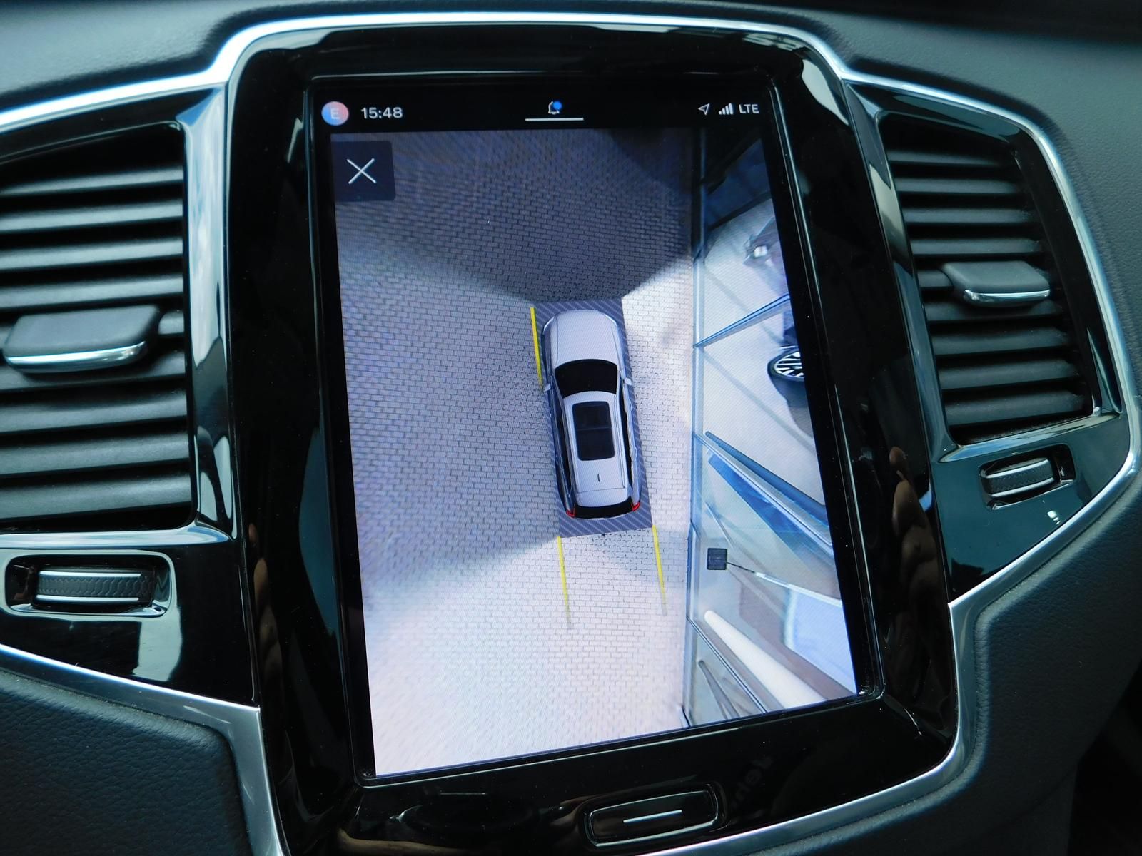 Fahrzeugabbildung Volvo XC90 B5 D Plus Dark