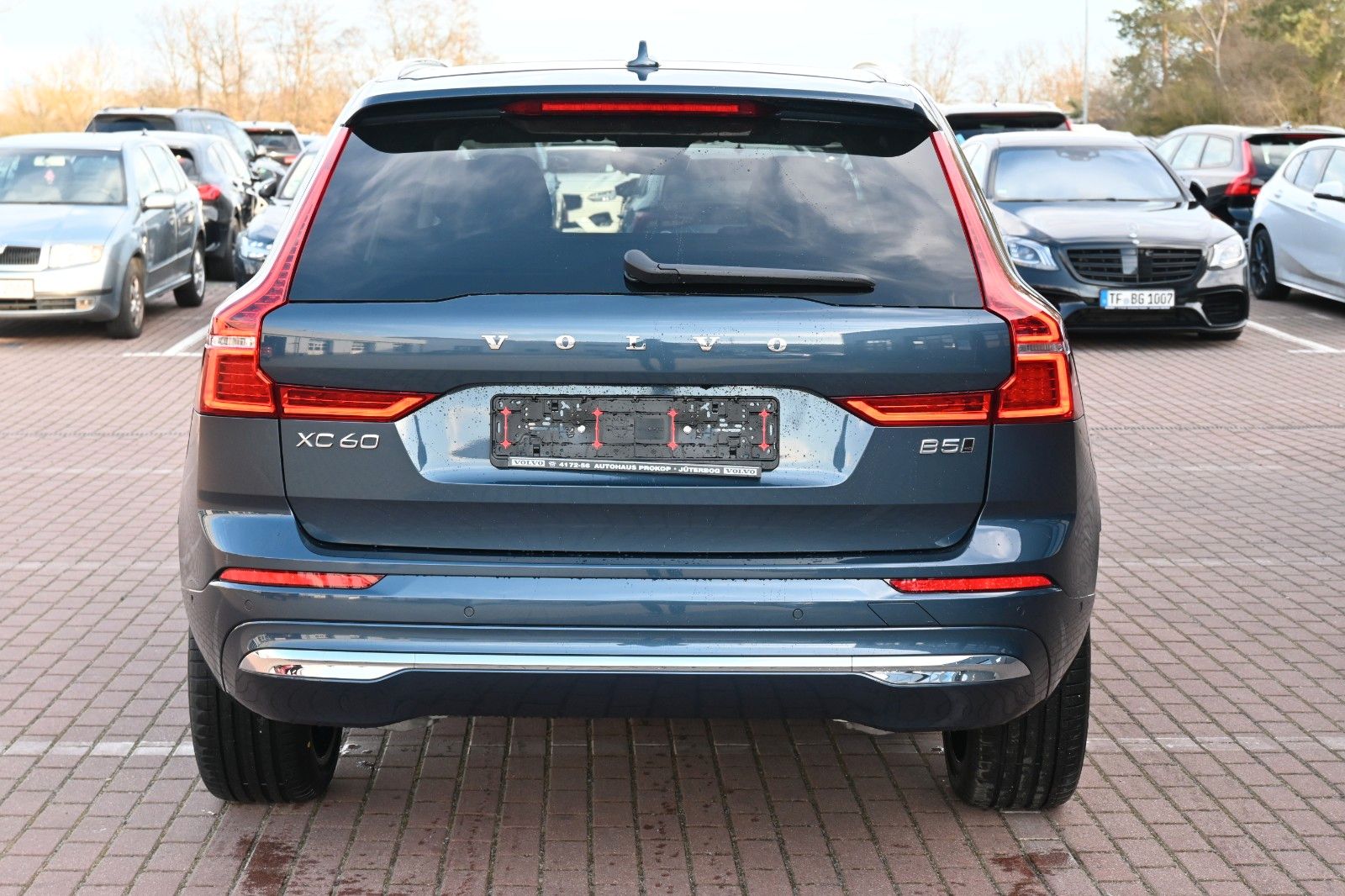 Fahrzeugabbildung Volvo XC60 B5 D AWD Ultimate Bright*STDHZG*LUFT*AHK