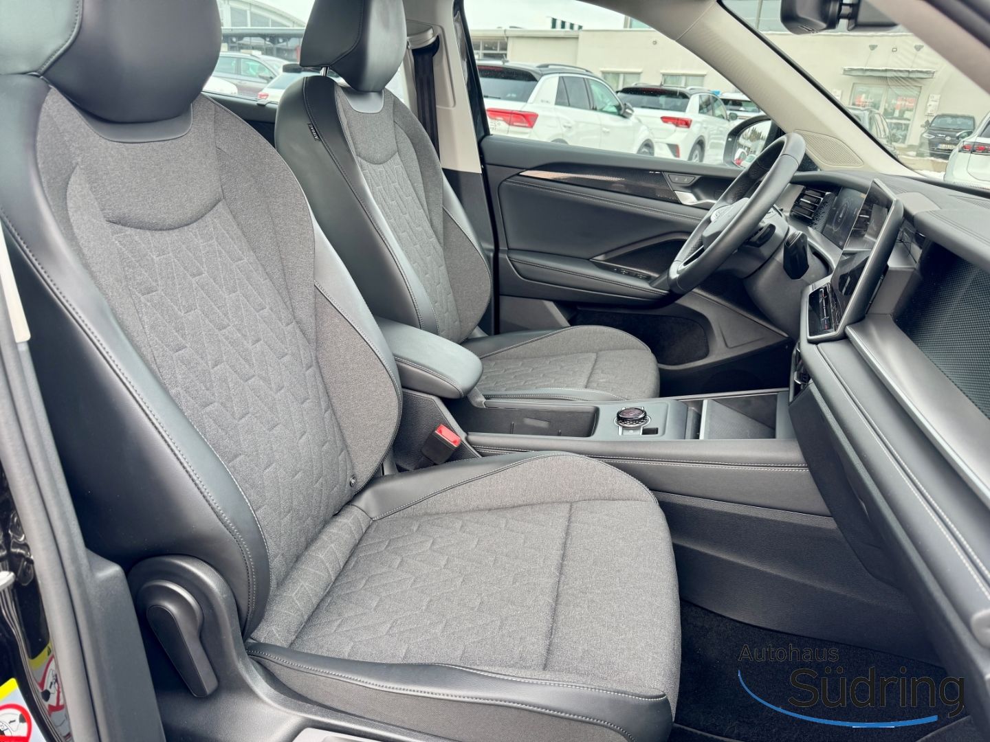 Tayron 2,0 TDI Live 4Motion TDI DSG 7-Sitzer AHK