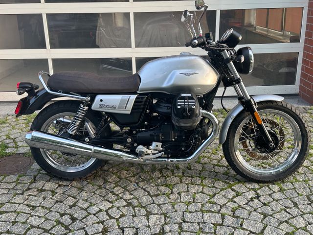 Moto Guzzi V7 III Special