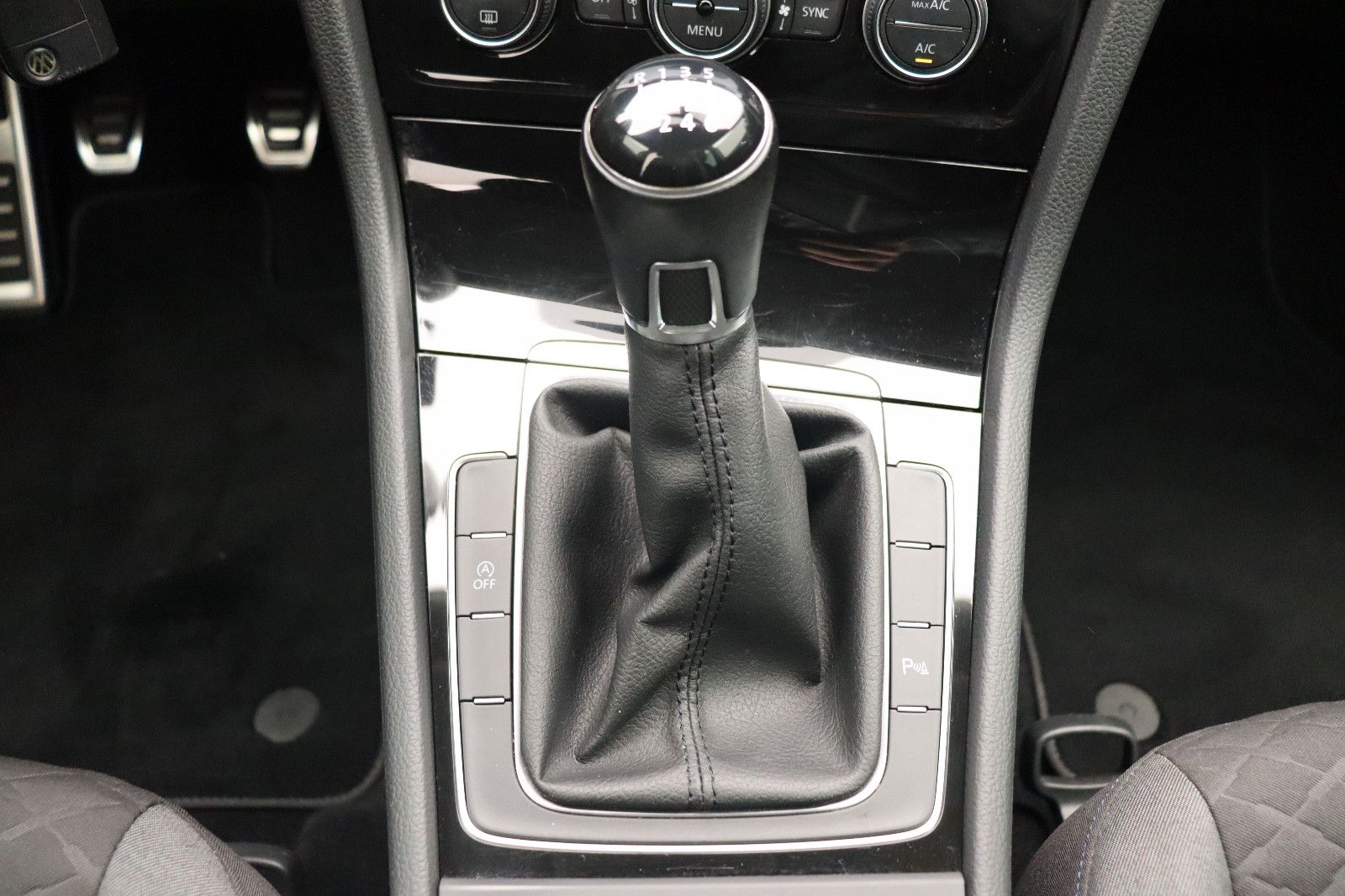 Fahrzeugabbildung Volkswagen Golf VII 1.0 Lim. Join