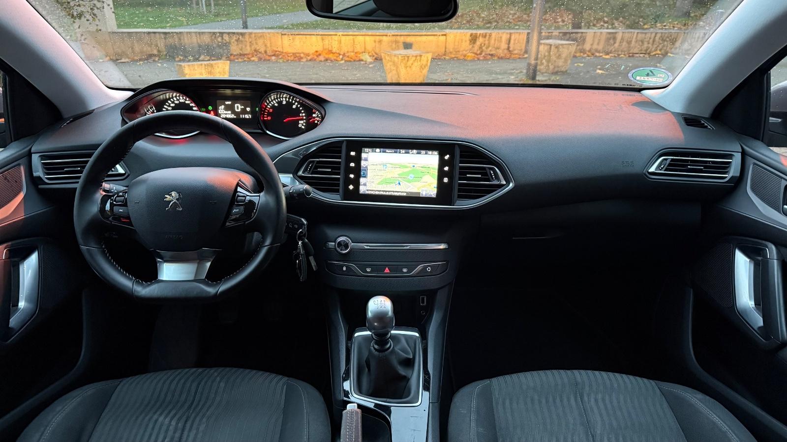 Peugeot 308 2015 — photo 9