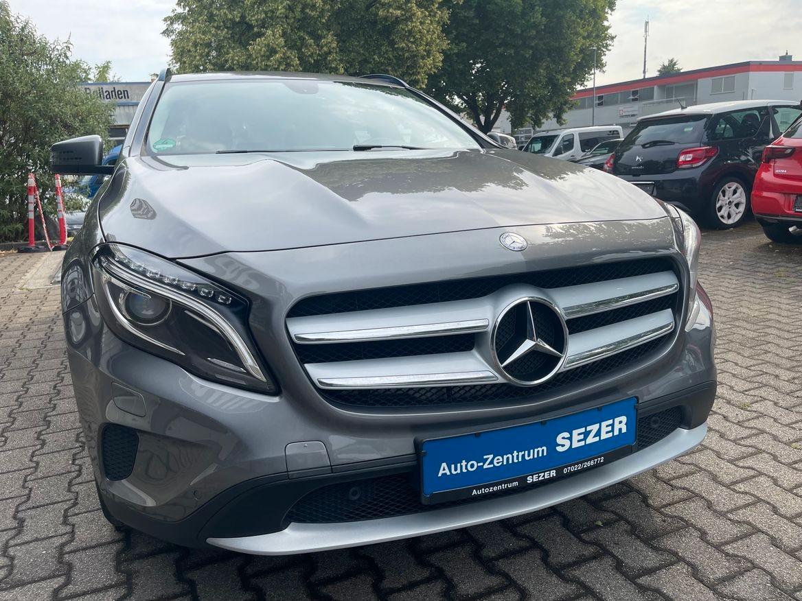Mercedes-Benz GLA 200 Edition 1*KLIMAAUT*NAVI*PDC*XENON*LM 17"