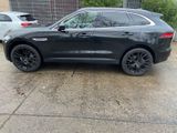 Jaguar F-Pace 20d AWD Prestige Automatik Prestige - Jaguar F-Pace in Berlin