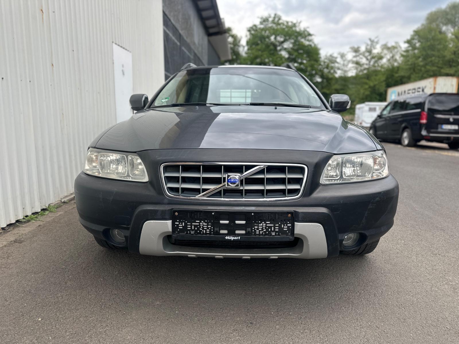 VOLVO XC70 D5 AWD 185 ch BVA 4X4 - ATTELAGE - CUIR - 260900 km