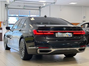 BMW 750 - 2