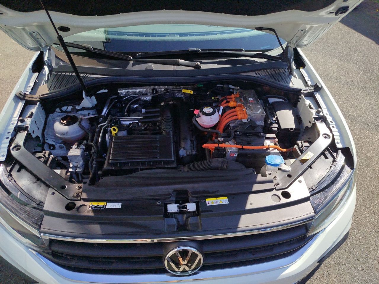 Fahrzeugabbildung Volkswagen Tiguan Life 1.4 eHybrid OPF 110 kW 6-Gang-DSG