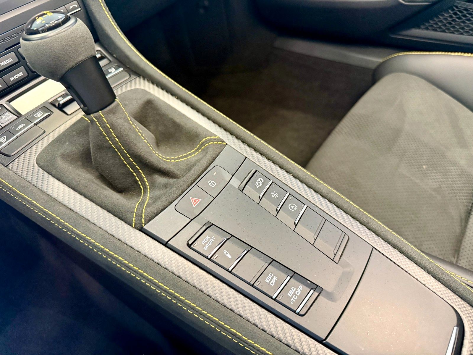 Fahrzeugabbildung Porsche 718 Boxster Spyder RS WEISSACH/Lift/Carbon/BOSE