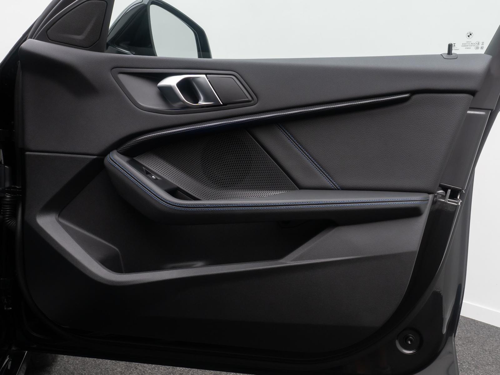 BMW 118 i M Sport HiFi Kamera DAB Panorama Komfort, миниатюра 30