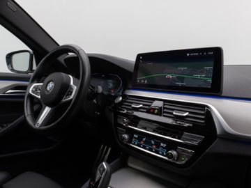 Fahrzeugabbildung BMW 540d xD Tour M Sport HUD HiFi Laserlicht 19``