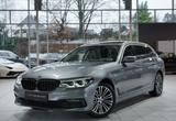 BMW 530 d Touring xD Sport Line 2.H *Pano *AHK *H-UP - blaue BMW 530