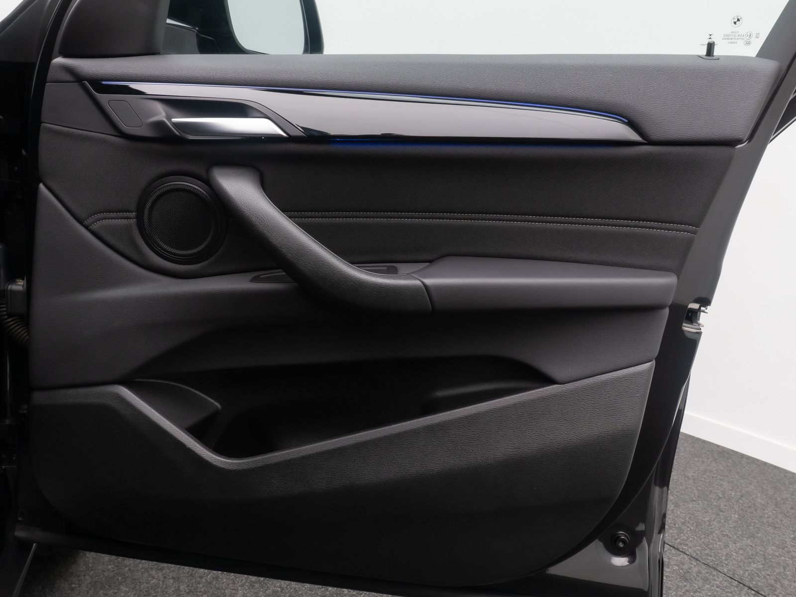 Fahrzeugabbildung BMW X2 sD18d DAB Kamera DAB Sportsitz ParkAss 18Zoll