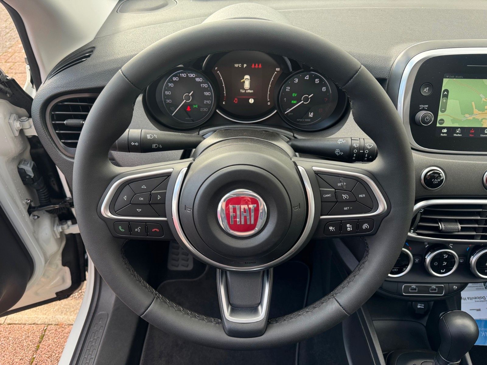 Fahrzeugabbildung Fiat 500X 130PS AUTOM. DOLCEVITA FALTDACH NAVI KAMERA