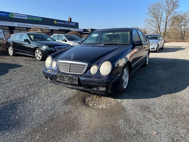 Mercedes-Benz E 220 CDI CLASSIC 2. Hand