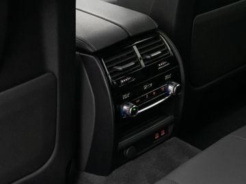 Fahrzeugabbildung BMW 530e M Sport Kamera Laser HUD DAB HiFi Komfort