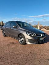 Mercedes-Benz 200 d Inspektion - TÜV neu! - Mercedes-Benz 200: D